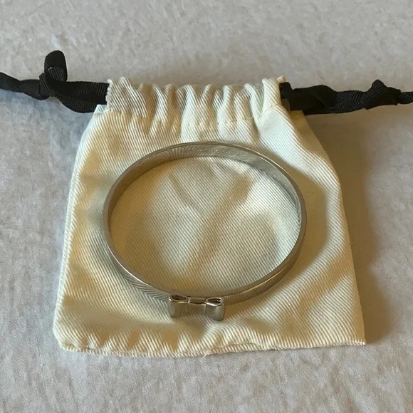 Kate Spade: Silver Tone Bow Bracelet- Marks - Picture 16 of 16
